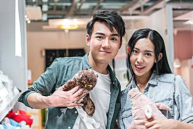 《地平线》官方庆祝LGBT骄傲月 分享埃洛伊比心美照